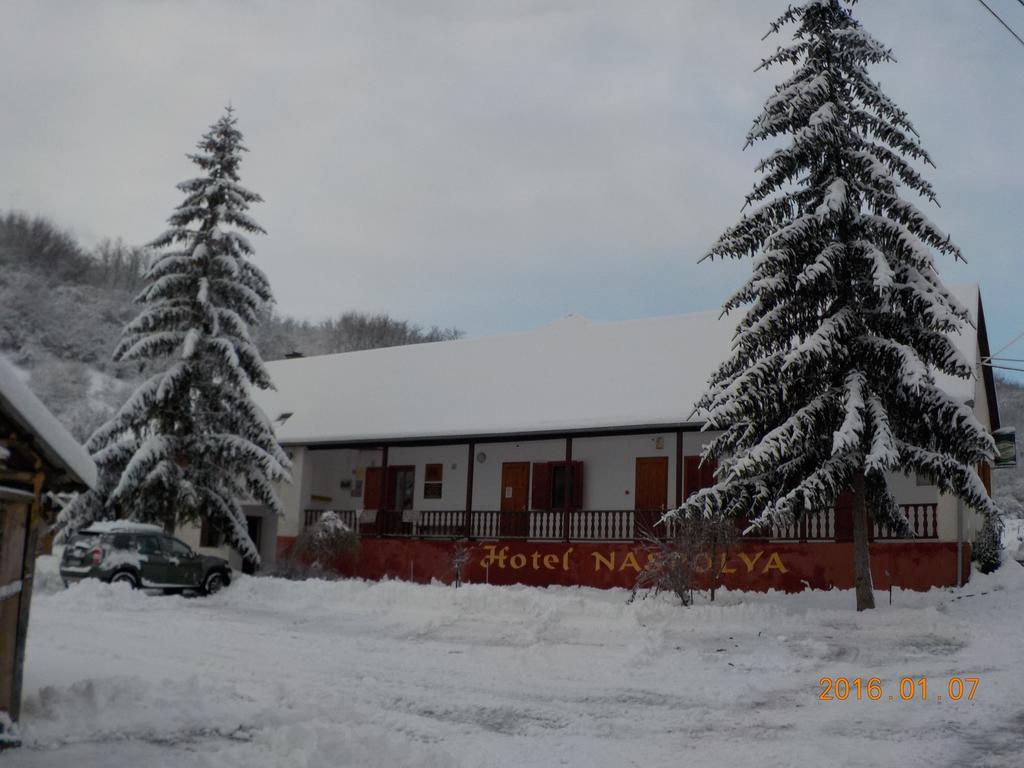 Naspolya Panzio Es Etterem Bataapati Exterior foto