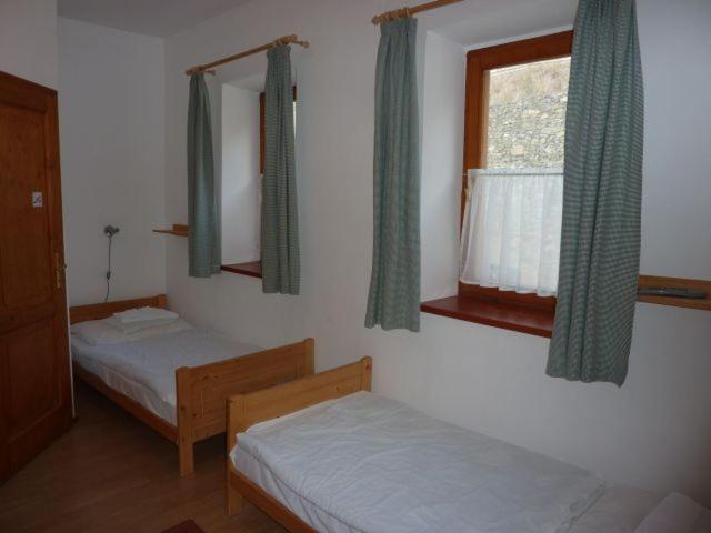 Naspolya Panzio Es Etterem Bataapati Quarto foto